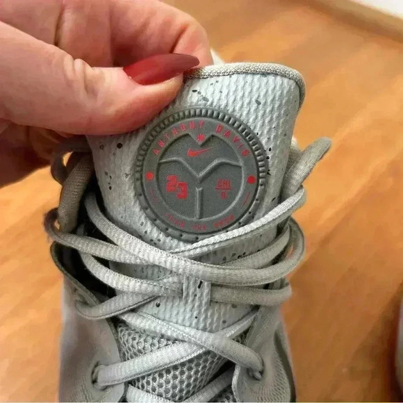 Nike 2016 Air Max Anthony Davis Audacity Gray Basketball Athletic Shoes Size 11 - Picture 7 of 9